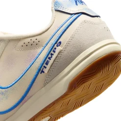 Nike Tiempo Streetgato Straatvoetbalschoenen Gebroken Wit Blauw Donkerblauw Roze