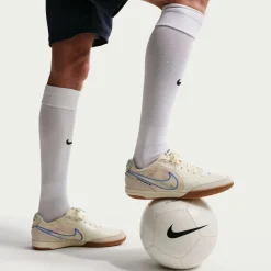 Nike Tiempo Streetgato Straatvoetbalschoenen Gebroken Wit Blauw Donkerblauw Roze