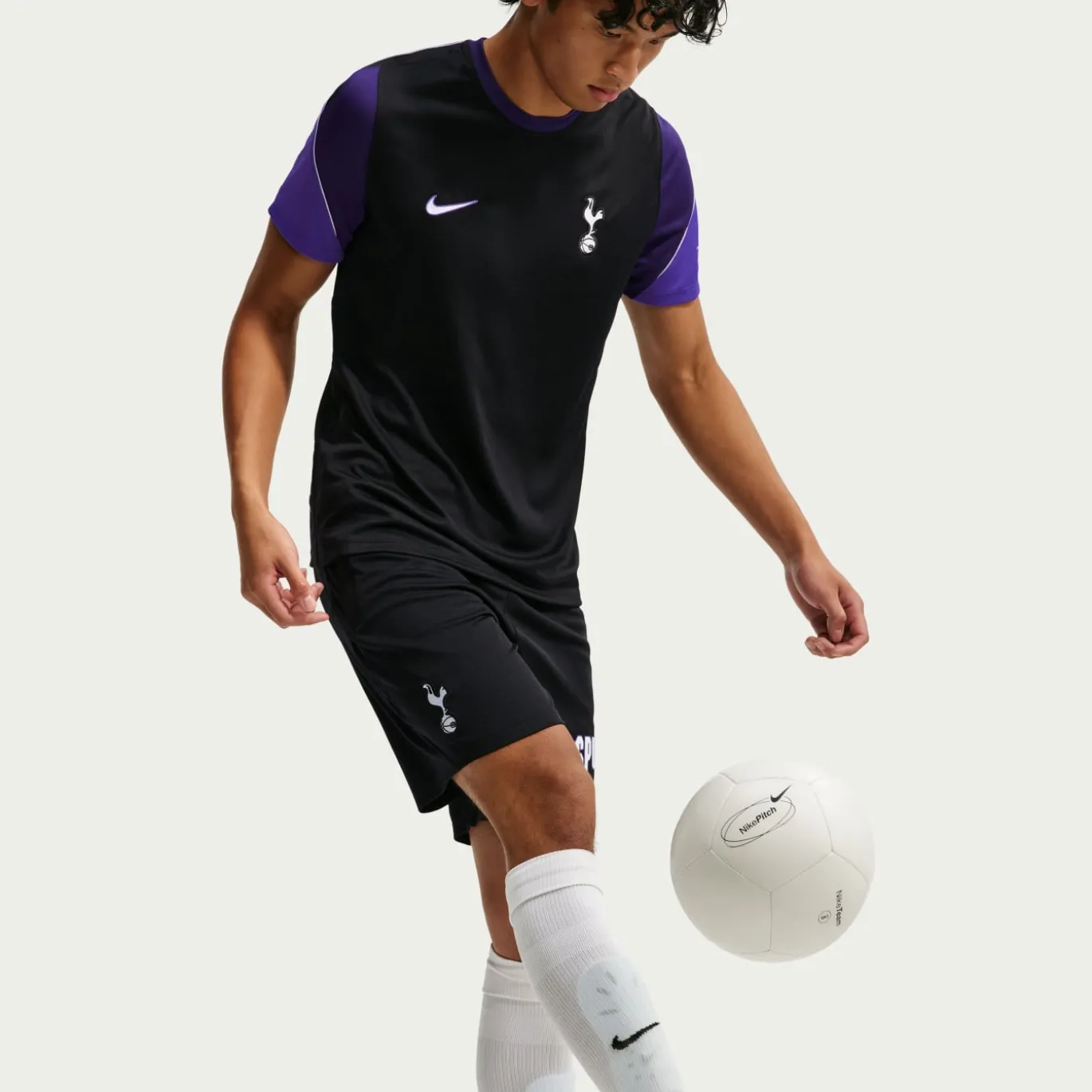 Nike Tottenham Hotspur Strike Trainingsshirt 2026-2027 Zwart Paars Wit