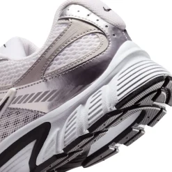Nike V5 RNR Sneakers Wit Zilver Zwart