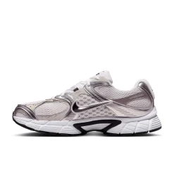Nike V5 RNR Sneakers Wit Zilver Zwart