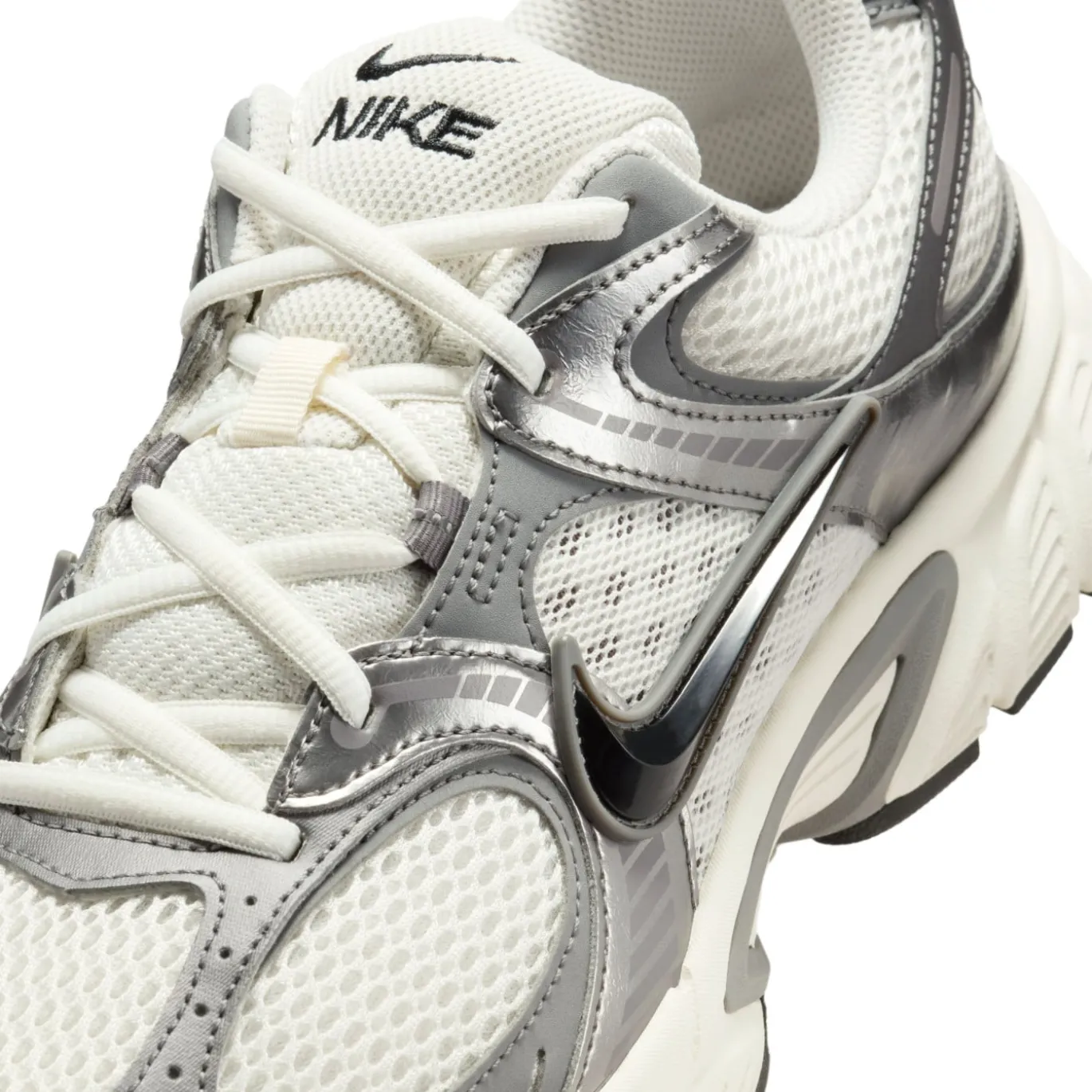 Nike V5 RNR Sneakers Wit Zilvergrijs Zwart
