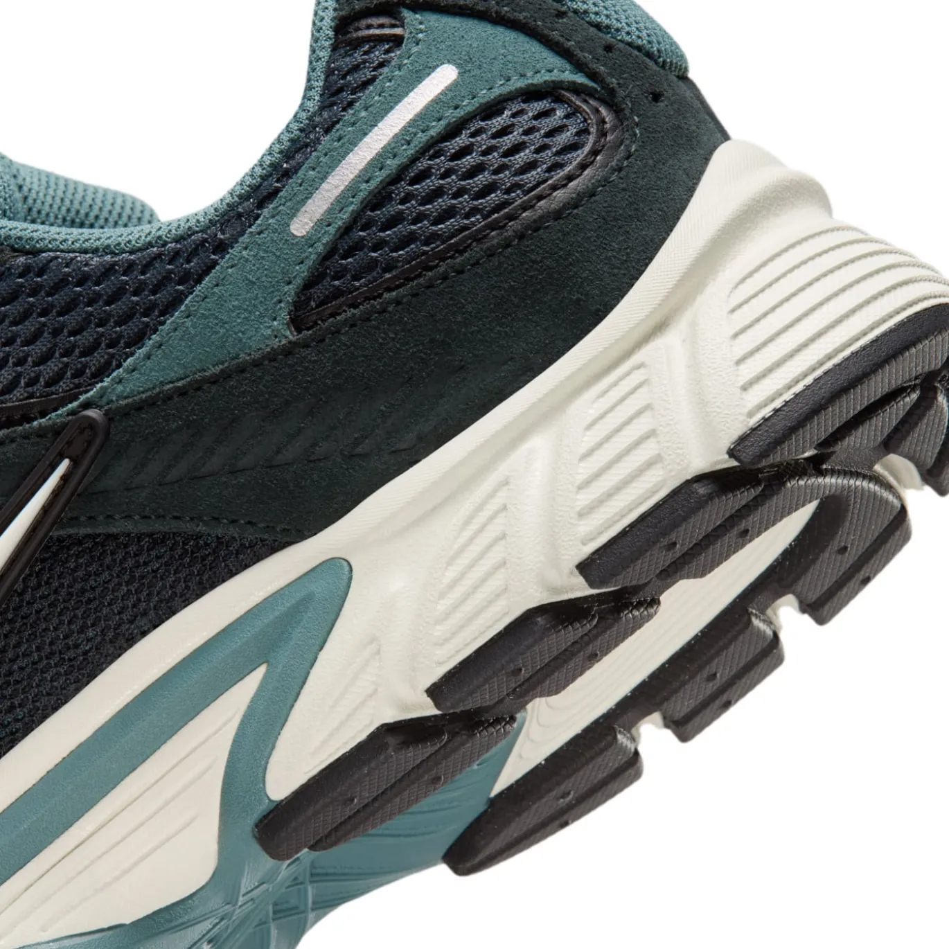 Nike V5 RNR Suede Sneakers Zwart Groen Aura Mineral Slate Wit