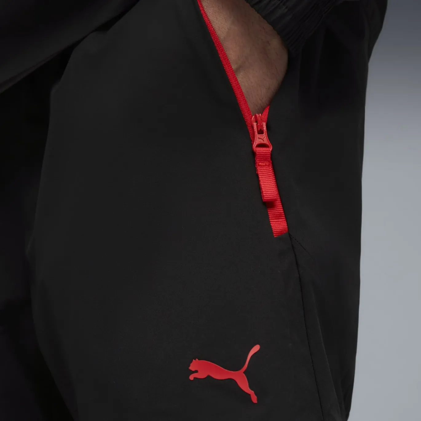 PUMA AC Milan Pumatech Broekje Woven 2025-2026 Zwart Rood