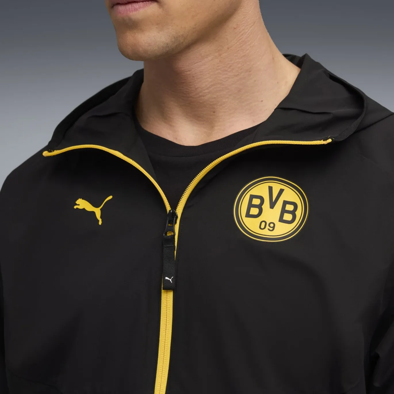 PUMA Borussia Dortmund Pumatech Woven Trainingspak Hooded Full-Zip 2025-2026 Zwart Geel