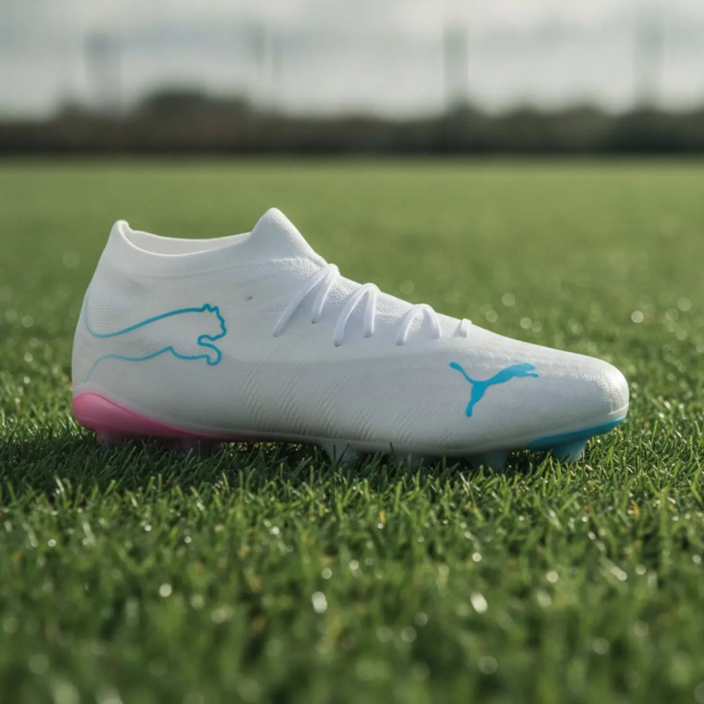 PUMA Future 9 Match Gras / Kunstgras Voetbalschoenen (MG) Wit Felblauw Felroze