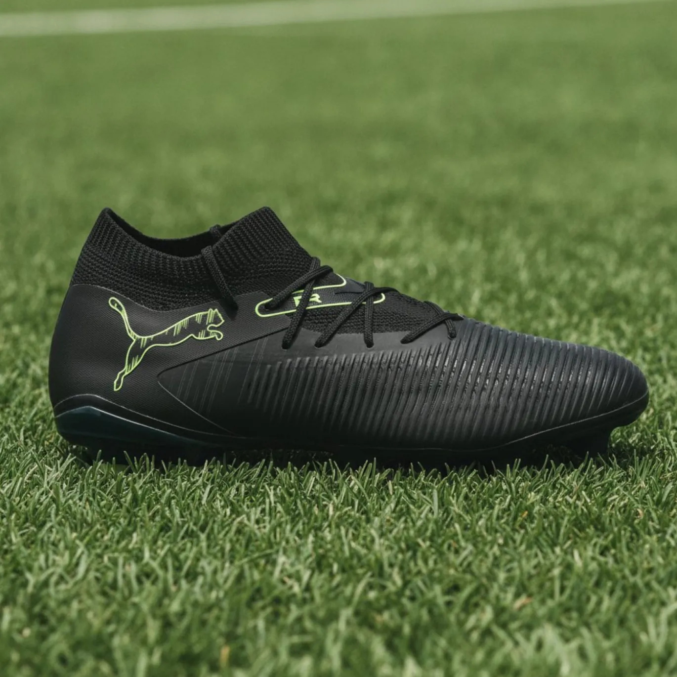 PUMA Future 8 Match Gras / Kunstgras Voetbalschoenen (MG) Zwart Donkergroen Lichtgroen