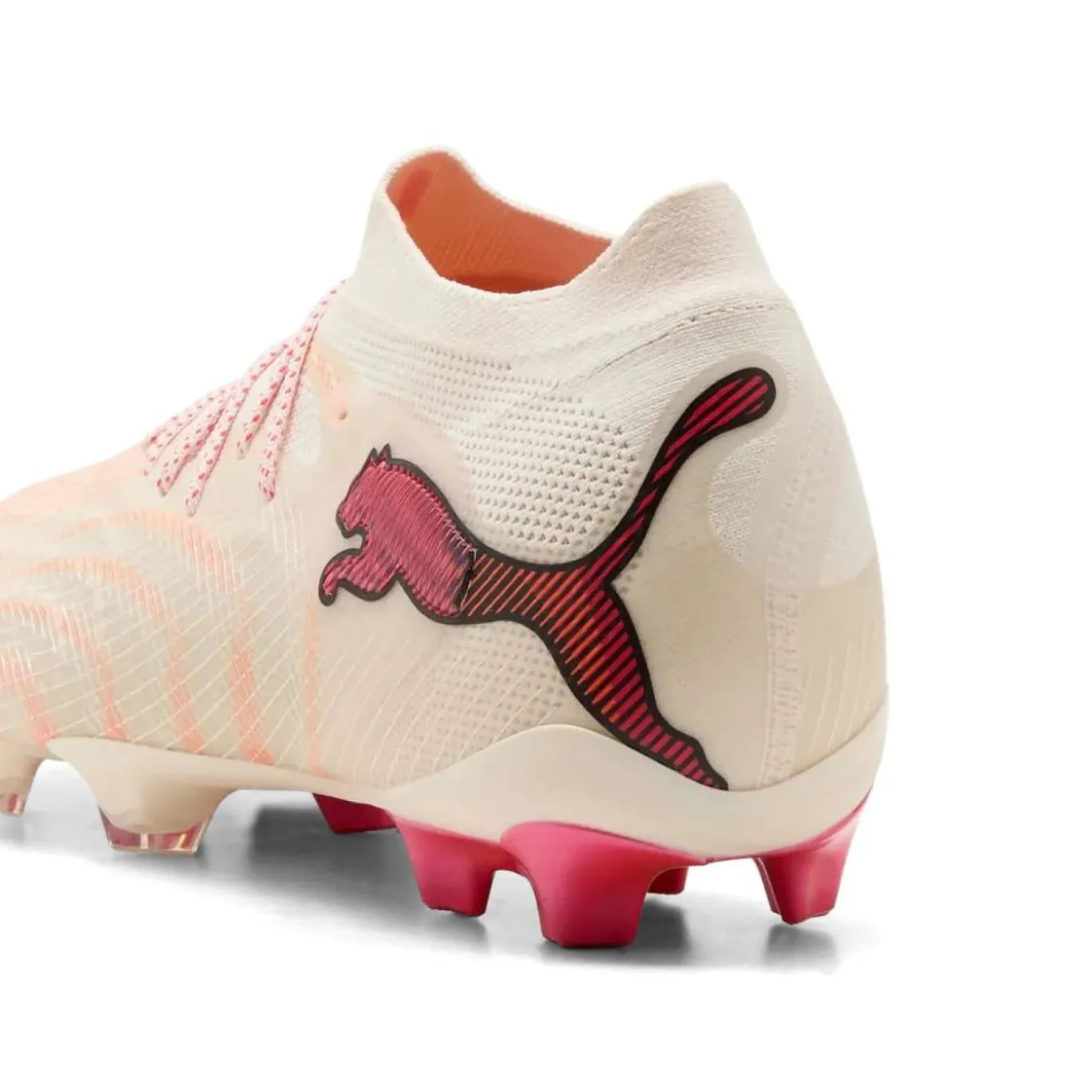 PUMA Future 9 Ultimate Gras Voetbalschoenen (FG) Gebroken Wit Zwart Roze