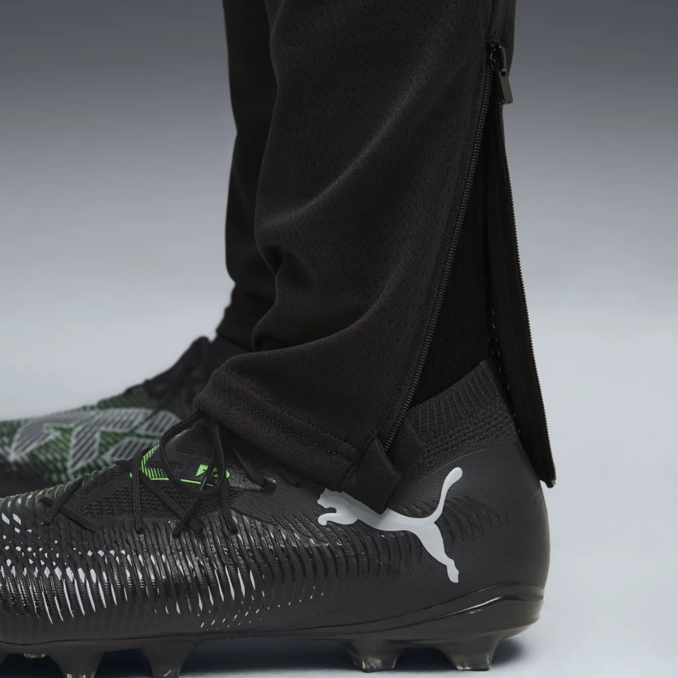 PUMA Manchester City Trainingsbroek 2025-2026 Zwart Zilver