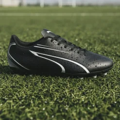 PUMA Vitoria Gras / Kunstgras Voetbalschoenen (MG) Zwart Wit