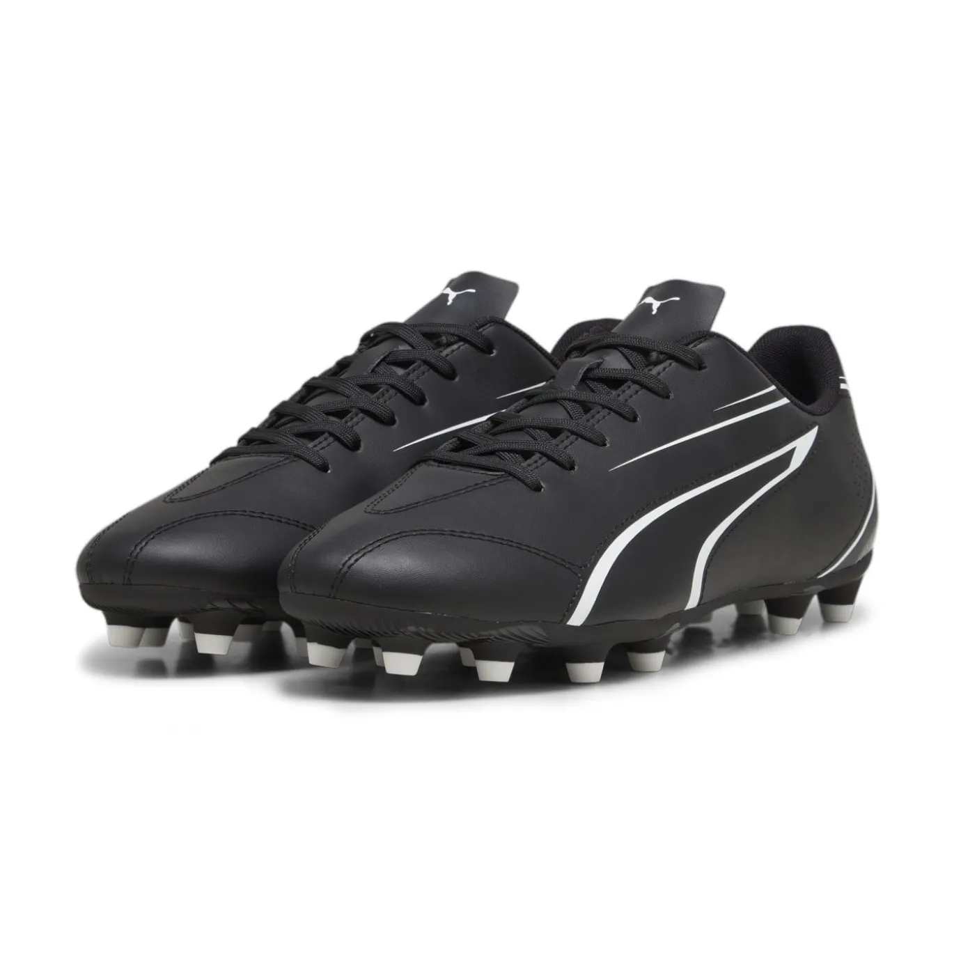 PUMA Vitoria Gras / Kunstgras Voetbalschoenen (MG) Zwart Wit